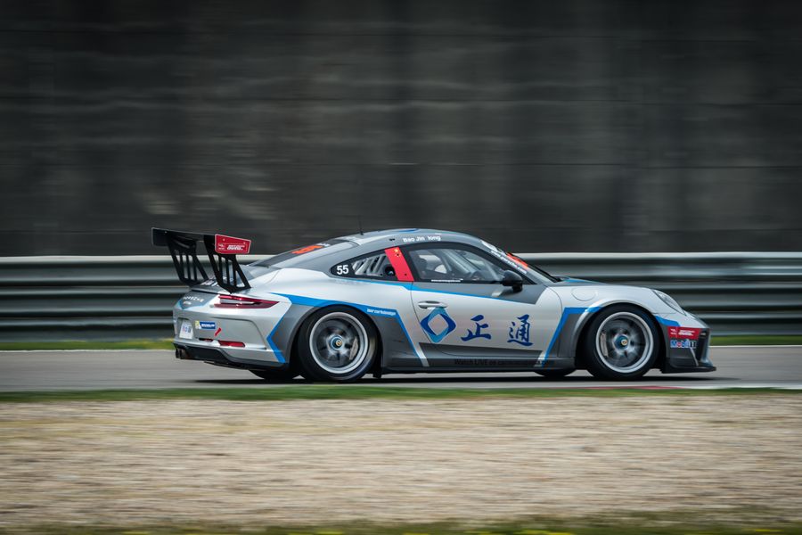 Absolute Racing Set to Challenge for Porsche Titles in Season Finale